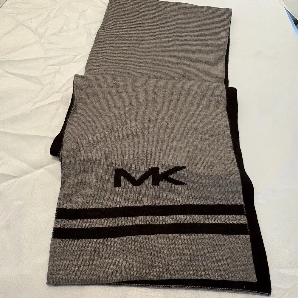 Michael Kors MK Grey Reversible Scarf Men’s OSFA One Size Excellent Condition